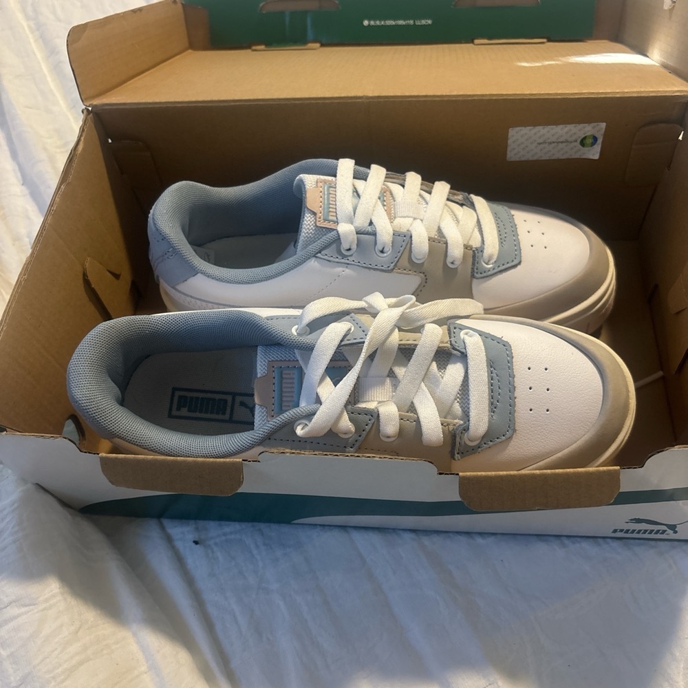 Puma White and Light Blue Casual Shoes